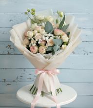 Букет цветов из:  Розы и Лизиантусы #REPLACE_PRED# Трубичино
