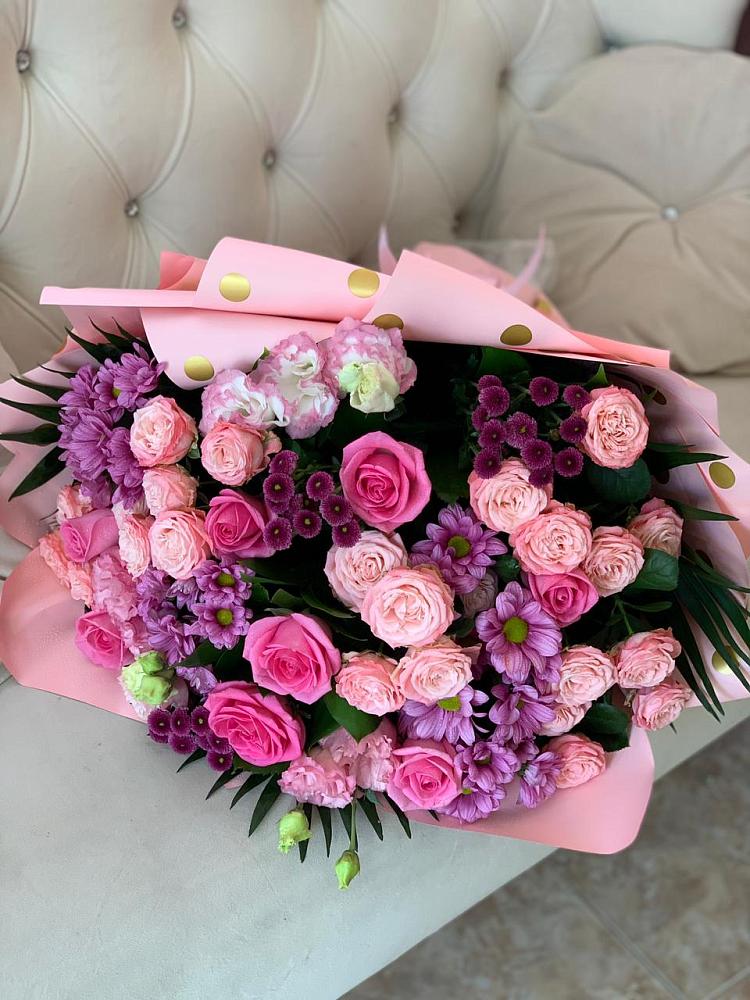 Букет цветов из: Хризантемы, Розы и Лизиантусы в Трубичино