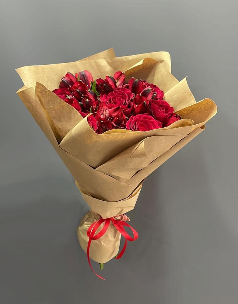 Букет цветов из: Альстромерии и Розы в Трубичино