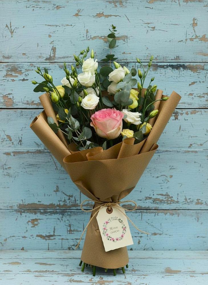 Букет цветов из: Розы и Лизиантусы в Трубичино