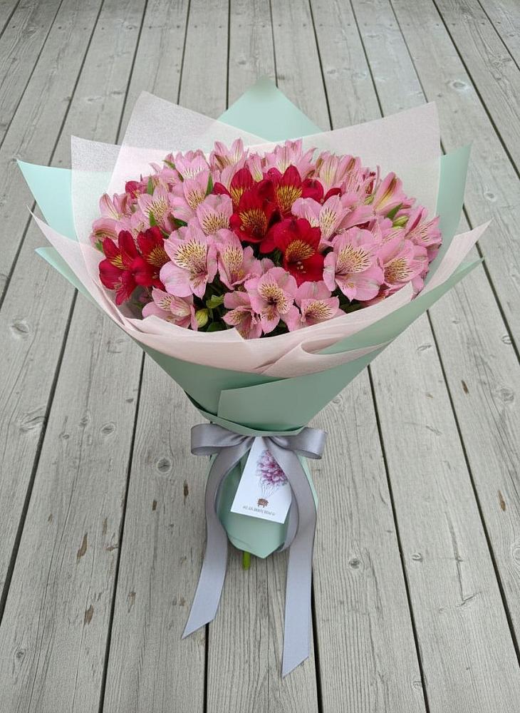 Букет цветов из: Альстромерии в Трубичино