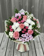 Букет цветов из:  Альстромерии, Гвоздики, Розы и Хризантемы в Трубичино