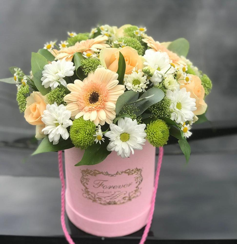 Цветочная композиция из Розы, Герберы и Хризантемы в шляпной коробке в Трубичино