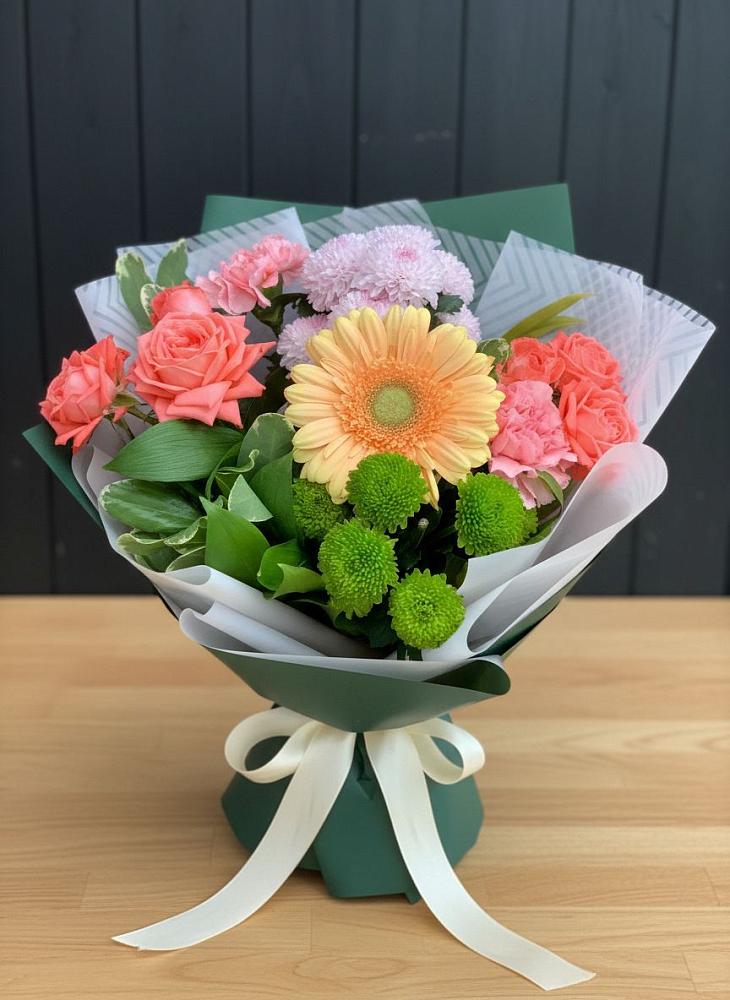Букет цветов из: Гвоздики, Розы, Герберы и Хризантемы в Трубичино