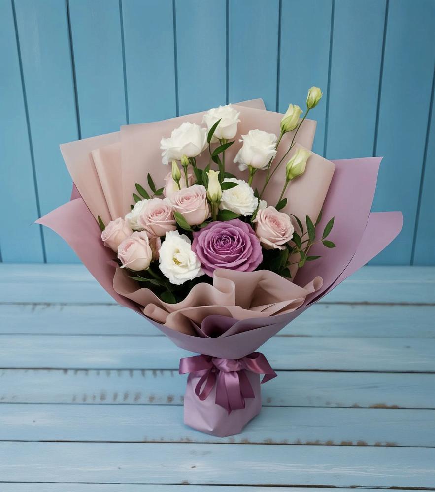 Букет цветов из: Розы и Лизиантусы в Трубичино